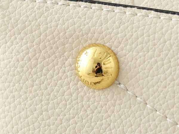 ルイヴィトンバッグ角部分ディテール